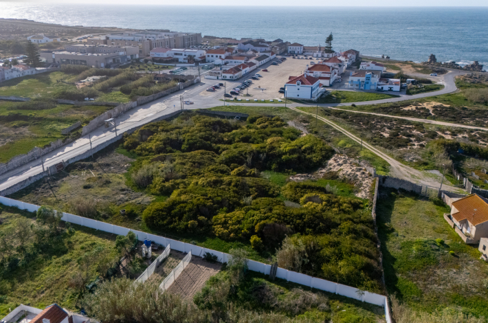 Terreno 6.000m2 com vista mar em Peniche